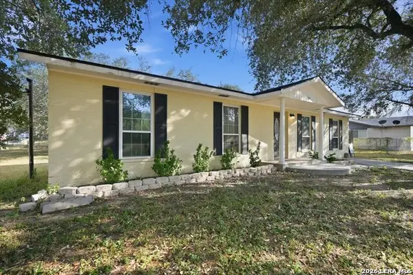 1307 William St, George West, TX 78022
