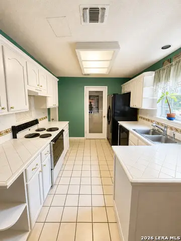 6031 Ridgebrook St, San Antonio, TX 78250 - #3