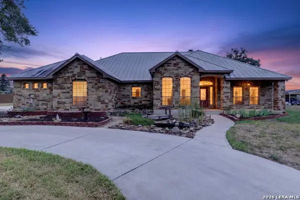 144 Abrego Lake, Floresville, TX 78114