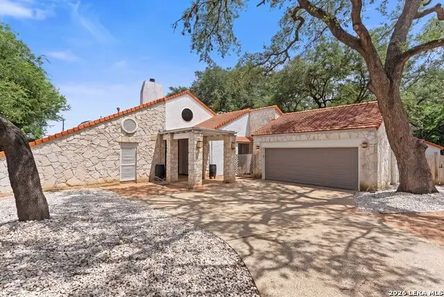 3915 Hunters Crest St, San Antonio, TX 78230 - #1