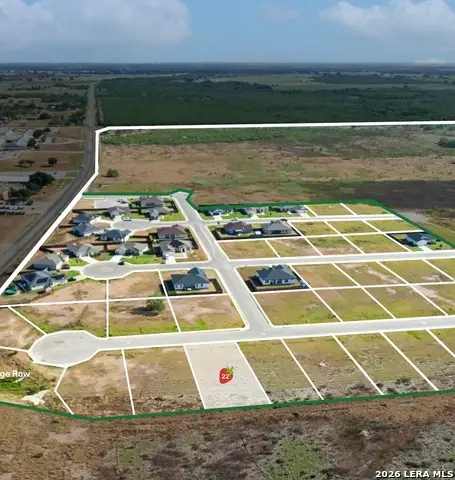 108 Albion Ct, Poteet, TX 78065