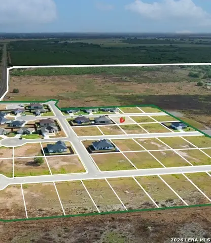 120 Growers Ave, Poteet, TX 78065 - #1