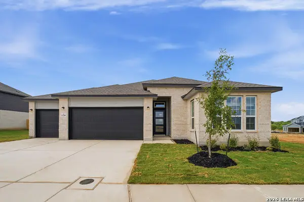 17309 Scotch Pine Dr, Elmendorf, TX 78112