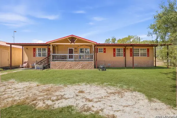 994 Quail Run, Lytle, TX 78052