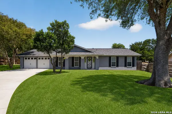 111 Laural Ln, Universal City, TX 78148
