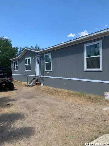 283 Oxford St, Cotulla, TX 78014 - #1