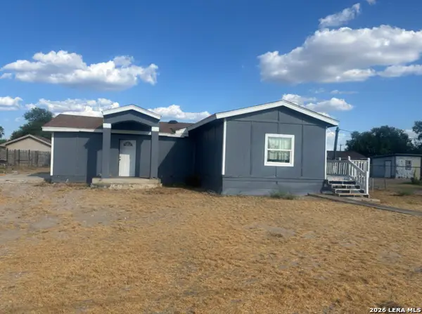 3888 Cross Creek Dr, Eagle Pass, TX 78852
