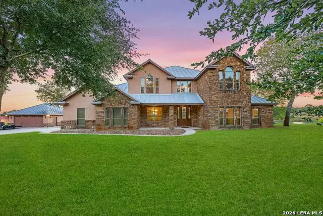 177 Abrego Lake Dr, Floresville, TX 78114 - #2