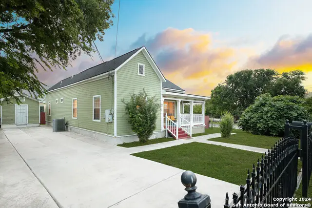 1102 E Crockett St, San Antonio, TX 78202 - #3