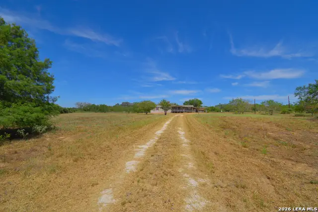 8073 County Road 401, Floresville, TX 78114 - #2