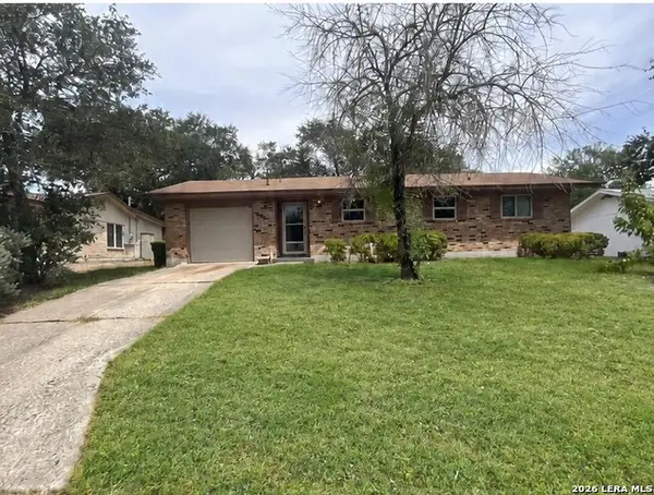 131 Bluebonnet Dr, Kenedy, TX 78119