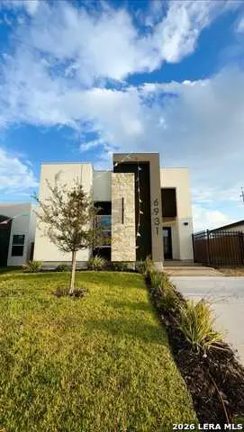 6931 Molinos Dr, Laredo, TX 78043 - #1