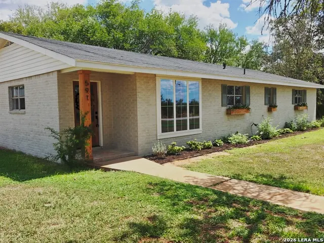 591 Couser Blvd, Charlotte, TX 78011 - #2