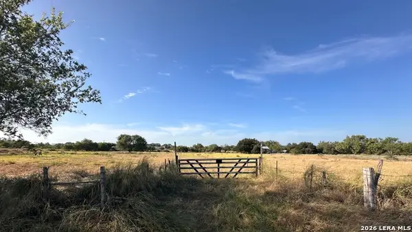 13326 Pearsall Rd, Atascosa, TX 78002