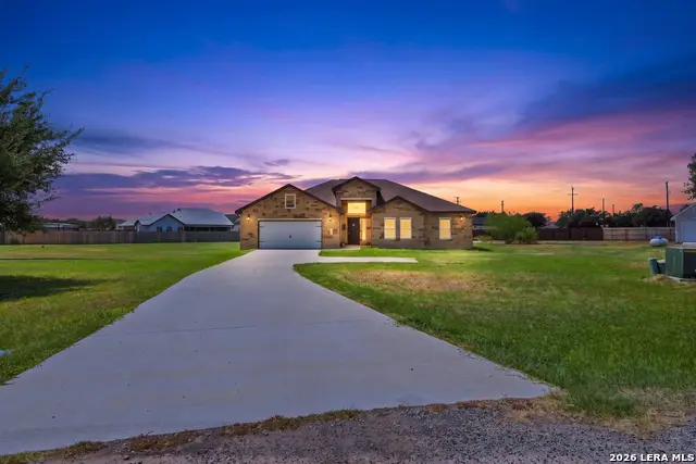 100 W Short Meadow Dr, Lytle, TX 78052 - #2