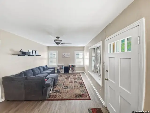 514 Florence St, Kerrville, TX 78028 - #2