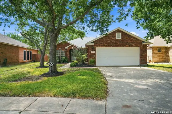 6334 Parkland Oaks Dr, San Antonio, TX 78240