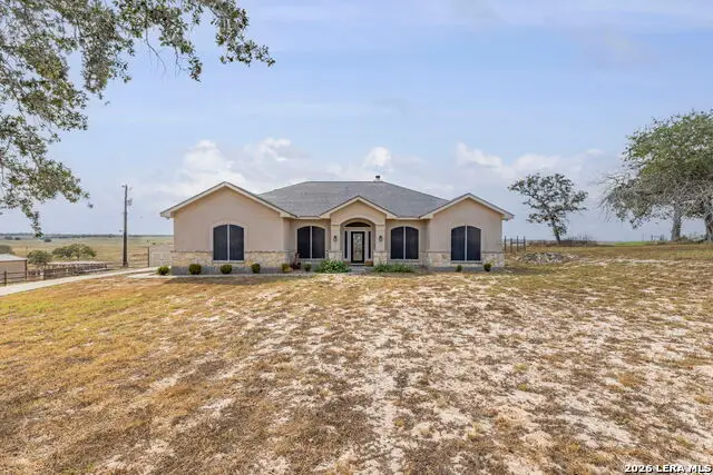 708 Lake Valley Dr, La Vernia, TX 78121 - #2