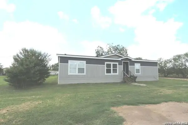7510 Pittman Road, Adkins, TX 78101
