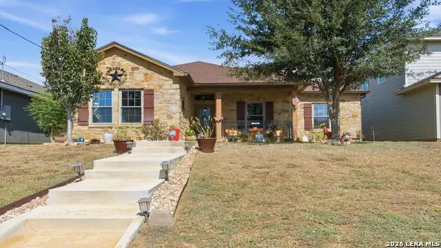 744 Crestview, Floresville, TX 78114 - #1