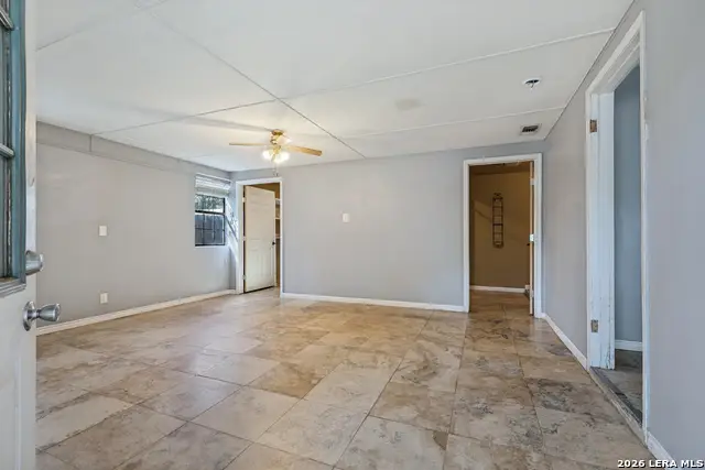 304A Fox Run, Devine, TX 78016 - #2