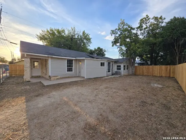 772 4th St, Seguin, TX 78155 - #3
