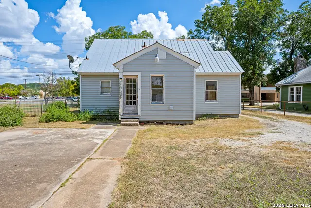 608 Tivy St, Kerrville, TX 78028 - #3