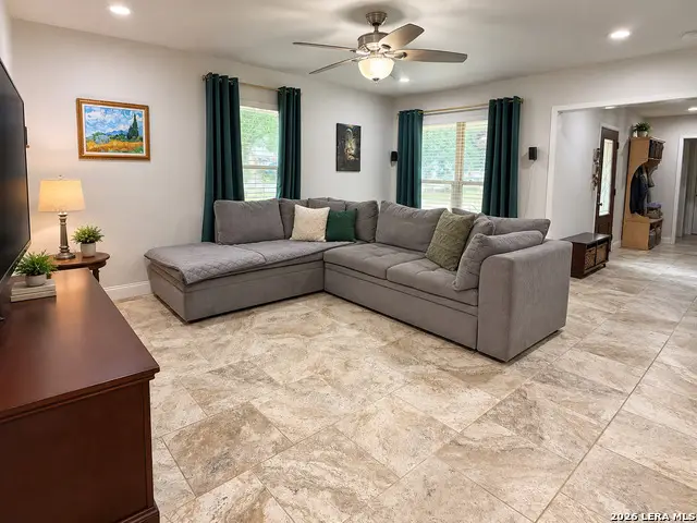 614 Moorside Dr, Windcrest, TX 78239 - #3