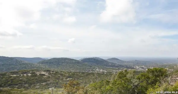 323 Timber Ridge Rd, Pipe Creek, TX 78063