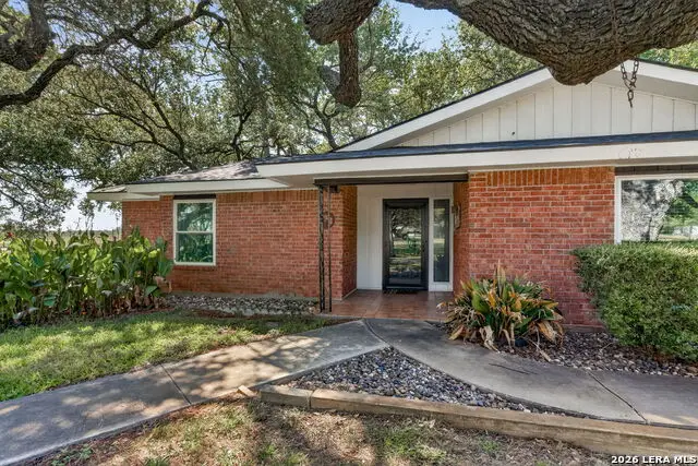 1205 Yellowstone St, Pleasanton, TX 78064 - #3
