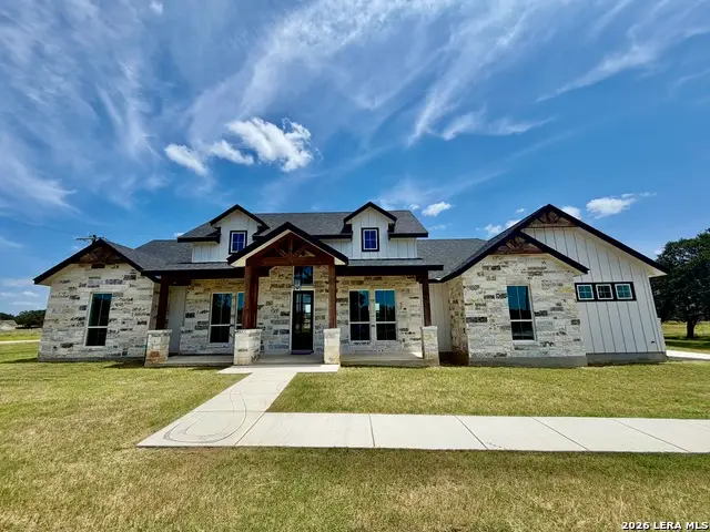 712 County Road 320, Floresville, TX 78114 - #1