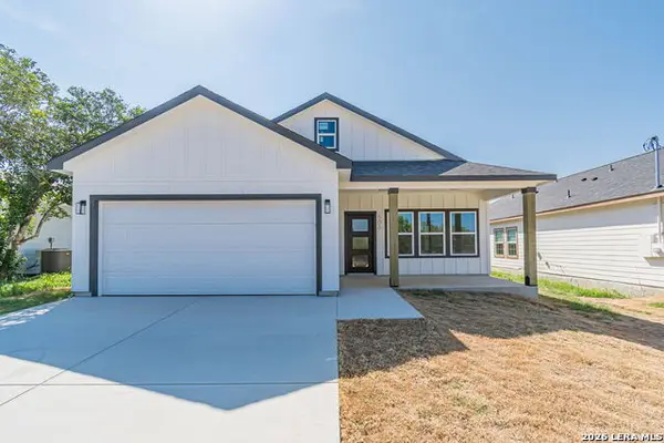 506 Hickory St, Jourdanton, TX 78026