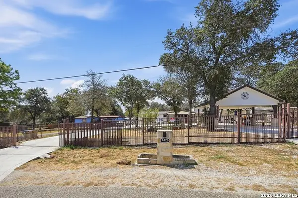 4426 Lost Hills, Elmendorf, TX 78112