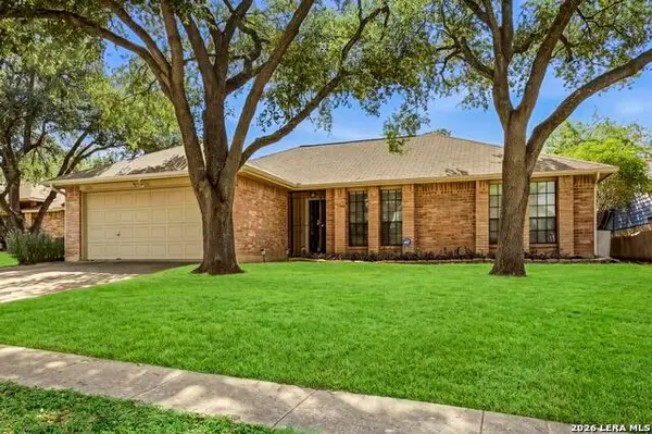 7808 Forest Path, Live Oak, TX 78233