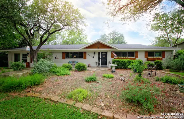 113 Adobe Dr, Castle Hills, TX 78213