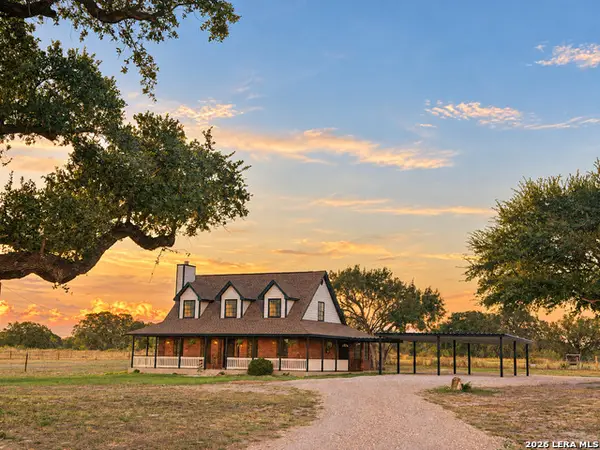 106 Eagle Creek Ranch Blvd, Floresville, TX 78114