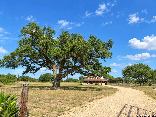 106 Eagle Creek Ranch Blvd, Floresville, TX 78114 - #2