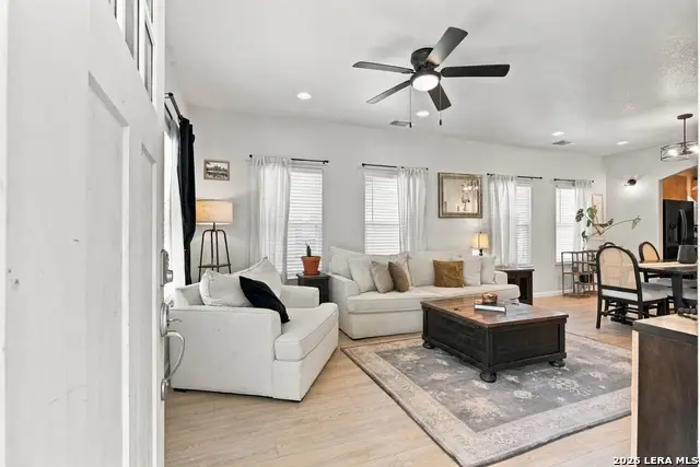 215 W High Ave, San Antonio, TX 78210 - #2