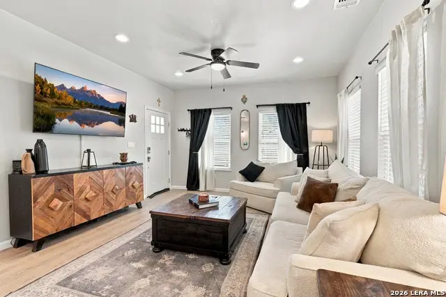 215 W High Ave, San Antonio, TX 78210 - #3