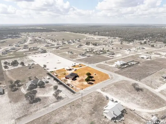 700 Lake Valley Dr, La Vernia, TX 78121 - #1