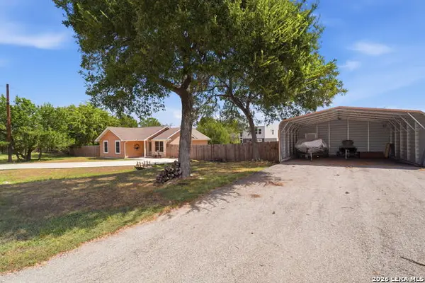 2046 Blueridge Dr, Canyon Lake, TX 78133