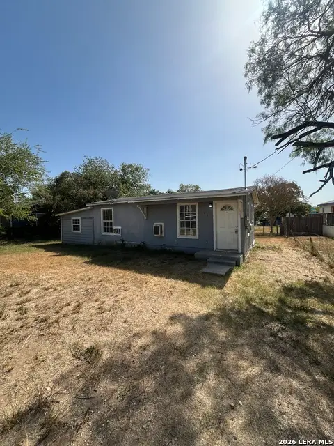 904 Pine, Floresville, TX 78114 - #1