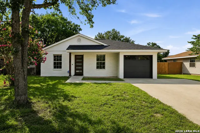 405 Goss St, Kerrville, TX 78028 - #3