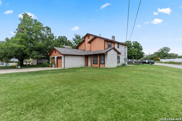 108 Leona St, Lockhart, TX 78644 - #2
