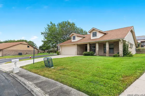 3801 Hunters Gln, Schertz, TX 78108