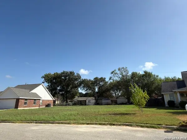 1017 Verbena Loop, Floresville, TX 78114