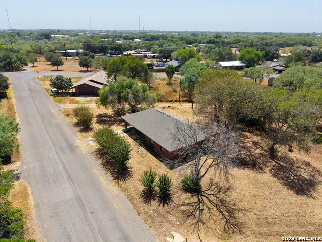 2826 County Road 1112, Pearsall, TX 78061 - #2