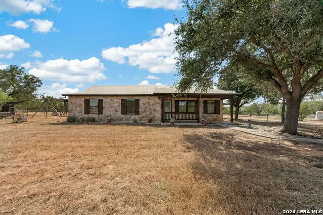 5431 State Highway 173 N, Devine, TX 78016 - #2