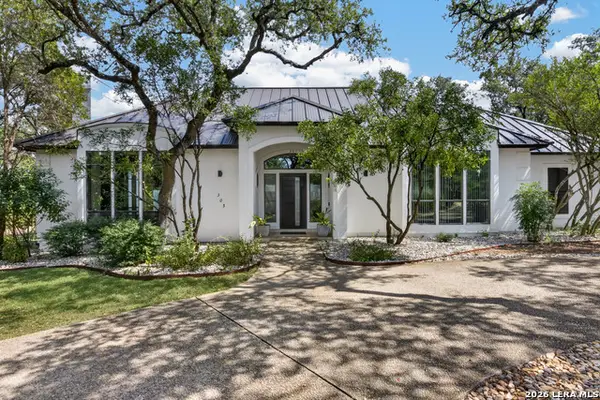 305 Happy Trl, Shavano Park, TX 78231