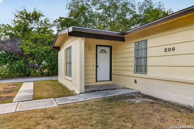 209 Park Ln, Universal City, TX 78148 - #3